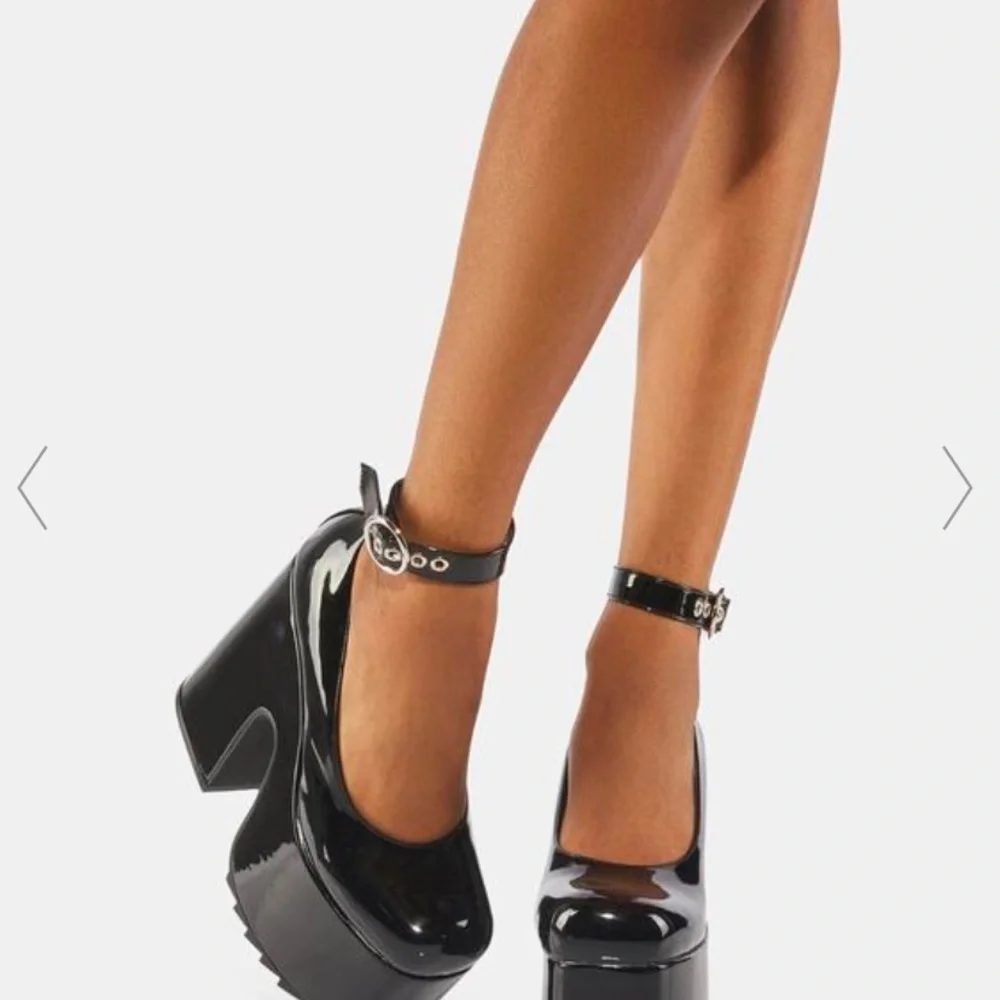 Platform Mary Jane Pumps in Black - Women's Platform Heels